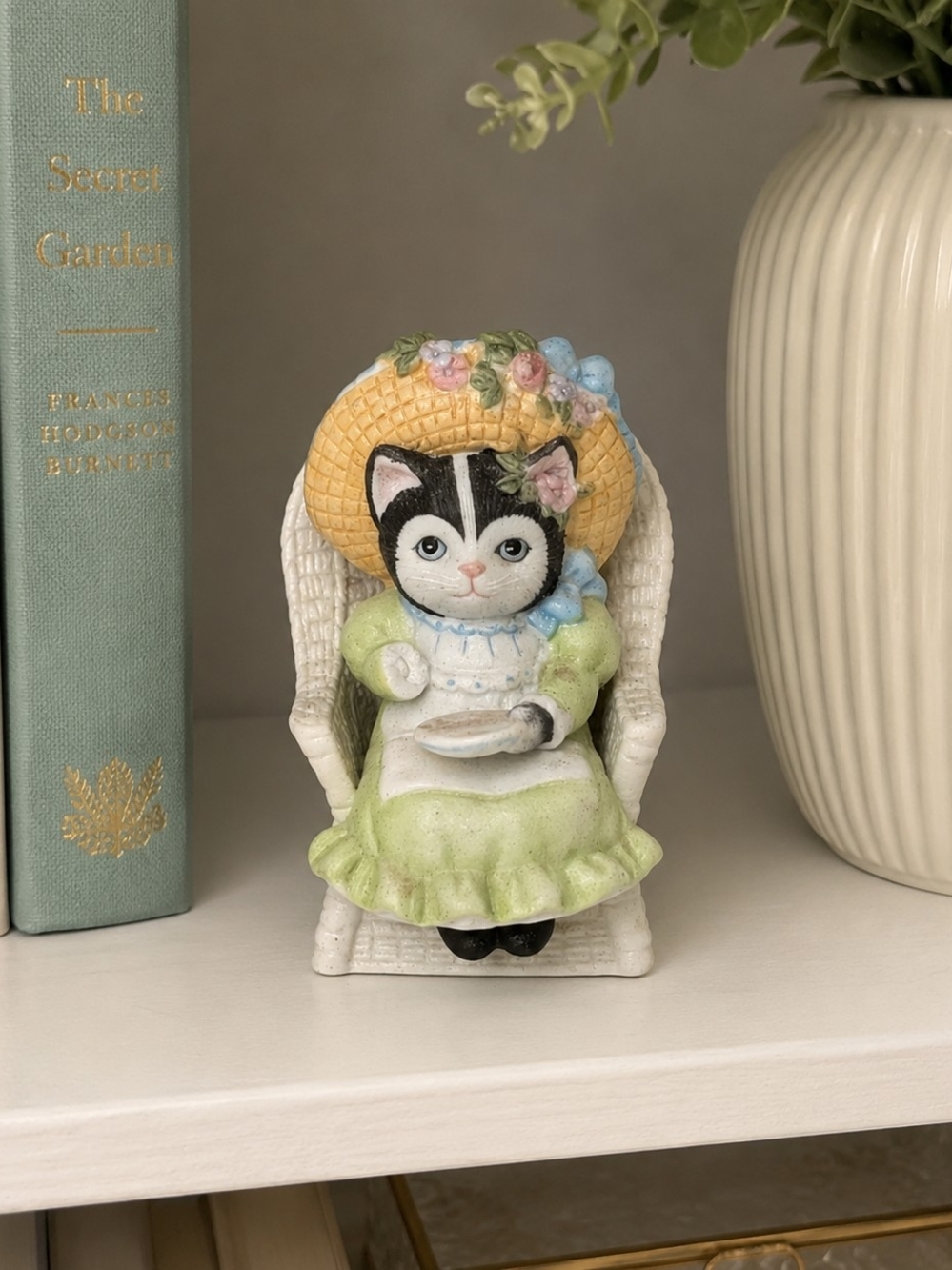 Schmid Kitty Cucumber "Ellie" Cat Figurine 1992 Vintage Ceramic Collectible